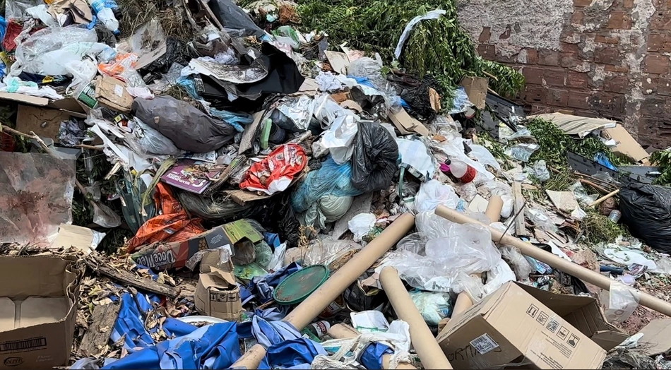Lixo acumulado em Teresina