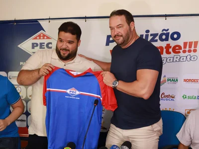Piauí apresenta o técnico Roberto Fernandes