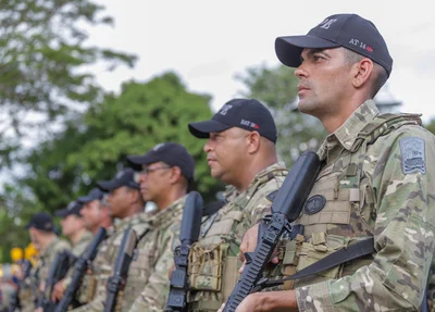 Policiais Militares durante solenidade