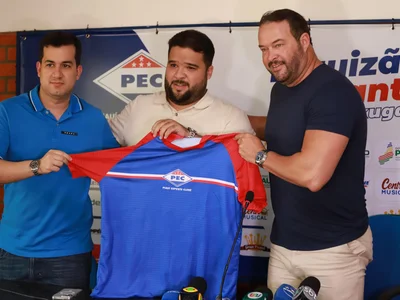 Técnico Roberto Fernandes é apresentado pelo Piauí