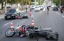 Acidente envolveu um carro e três motocicletas