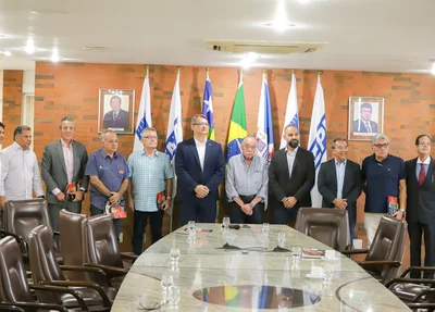 Autoridades participaram da reunião