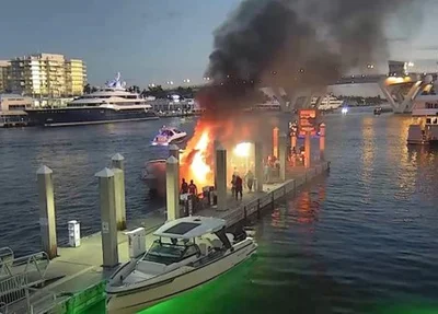 Barco explode em marina na Flórida