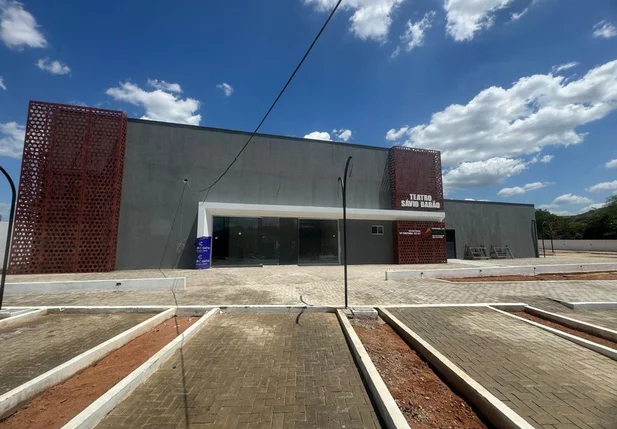 Cineteatro de Picos está com 90% da obra concluída