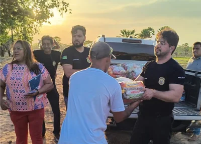 Delegado Samuel Silveira entrega cestas em comunidades