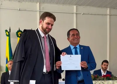 Eudes Ribeiro sendo diplomado