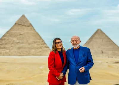 Janja, acompanhando o presidente Lula em viagem ao Egito
