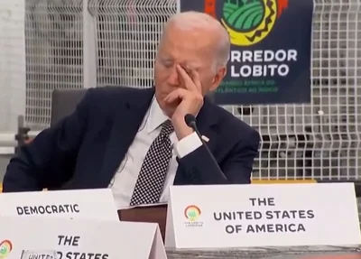 Joe Biden, foi flagrado cochilando em dois momentos