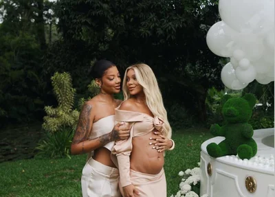 Ludmilla e Bruna durante o chá revelação