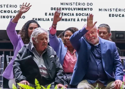 Luiz Inácio Lula da Silva ao lado de Pepe Mujica