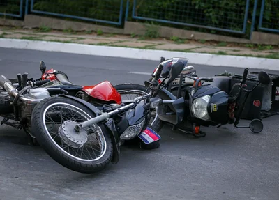 Motocicletas caídas