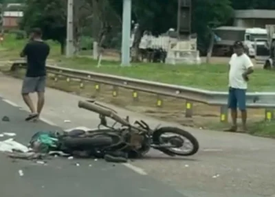 Motociclista é atingido por carreta em rodovia no MS