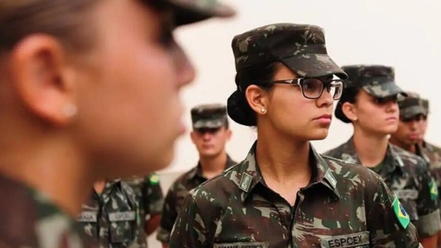 O objetivo dessa nova medida é promover a inclusão e, progressivamente, aumentar o número de mulheres nas Forças Armadas.