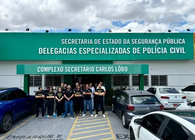 Policiais no complexo de delegacias da Polícia Civil do Piauí