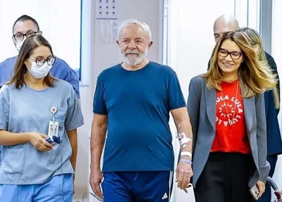 Presidente chegou a caminhar pelos corredores do hospital.