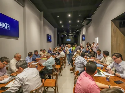 Reunião com o futuro secretariado de Sílvio Mendes