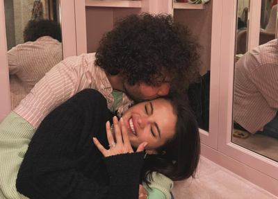 Selena Gomez e Benny Blanco estão noivos