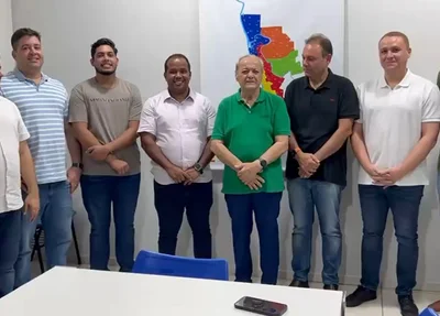 Sílvio Mendes com os vereadores de Teresina