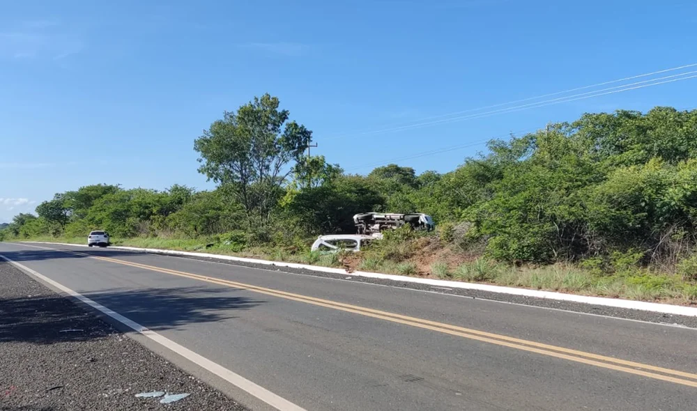 A colisão aconteceu na madrugada desta segunda-feira (05)