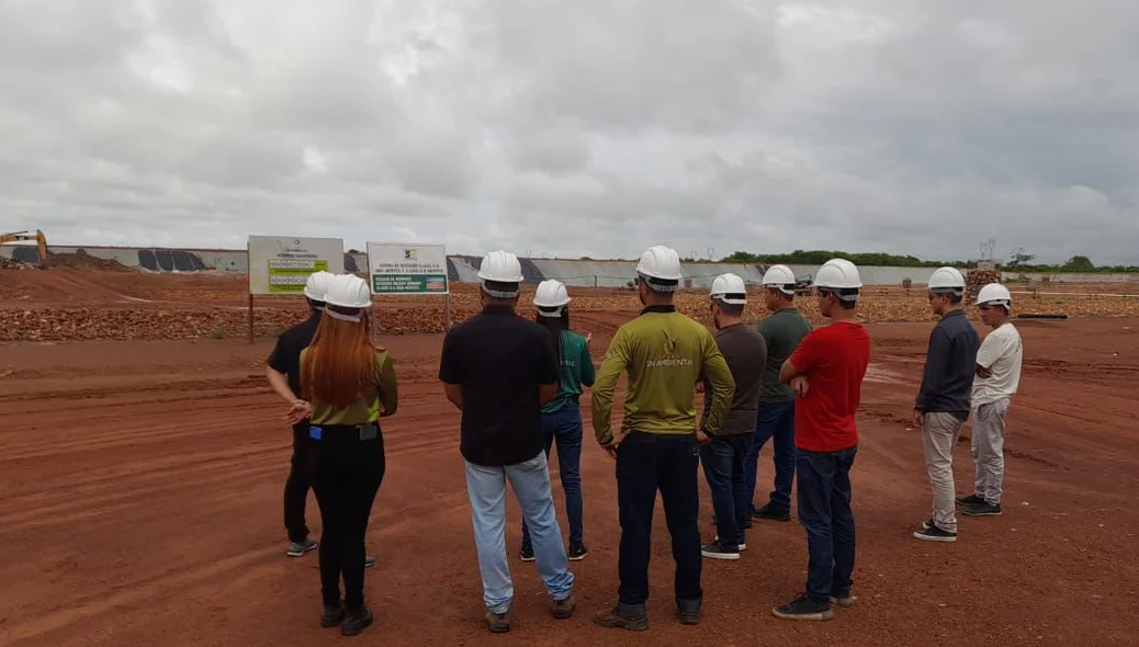 A visita ocorreu na manhã de segunda-feira (26)