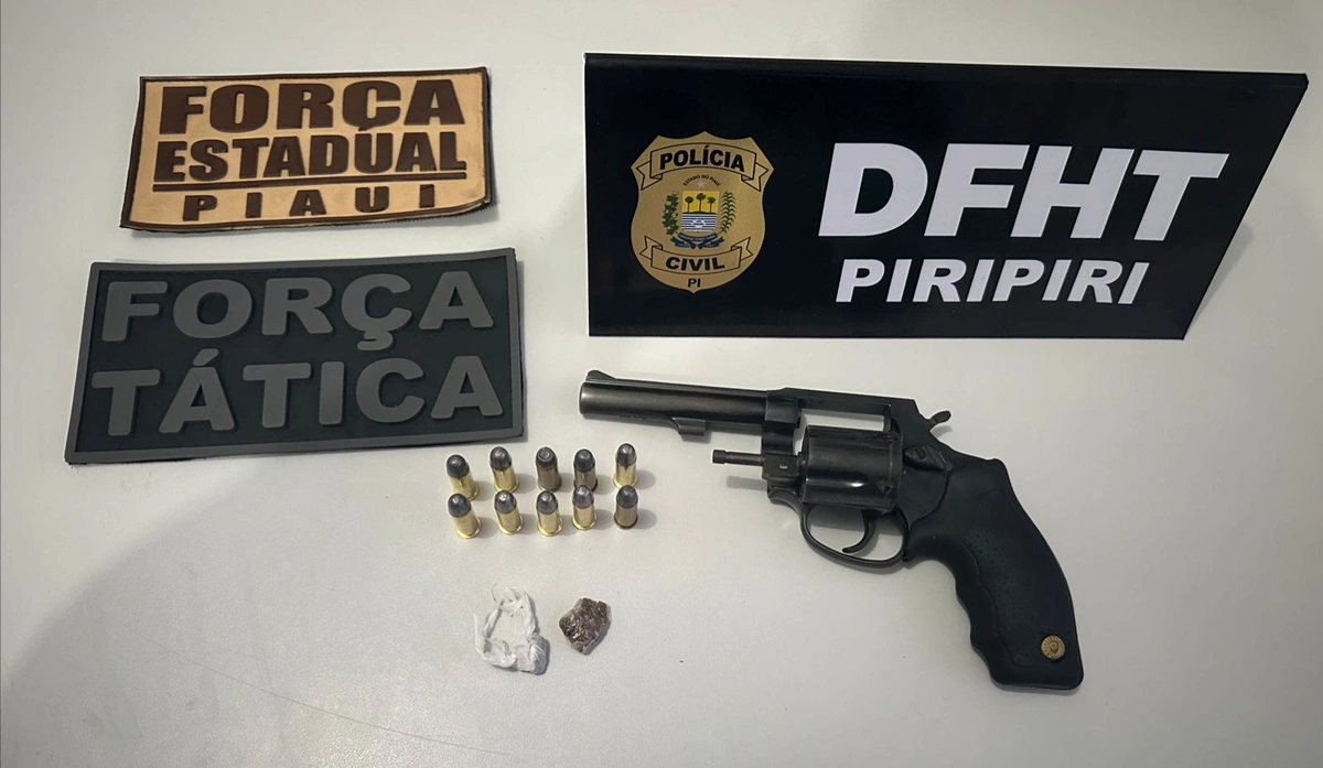 Arma, munições e droga apreendida no âmbito da "Operação Quebra de Comando" em Piripiri