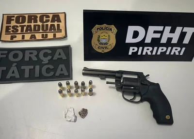 Arma, munições e droga apreendida no âmbito da "Operação Quebra de Comando" em Piripiri