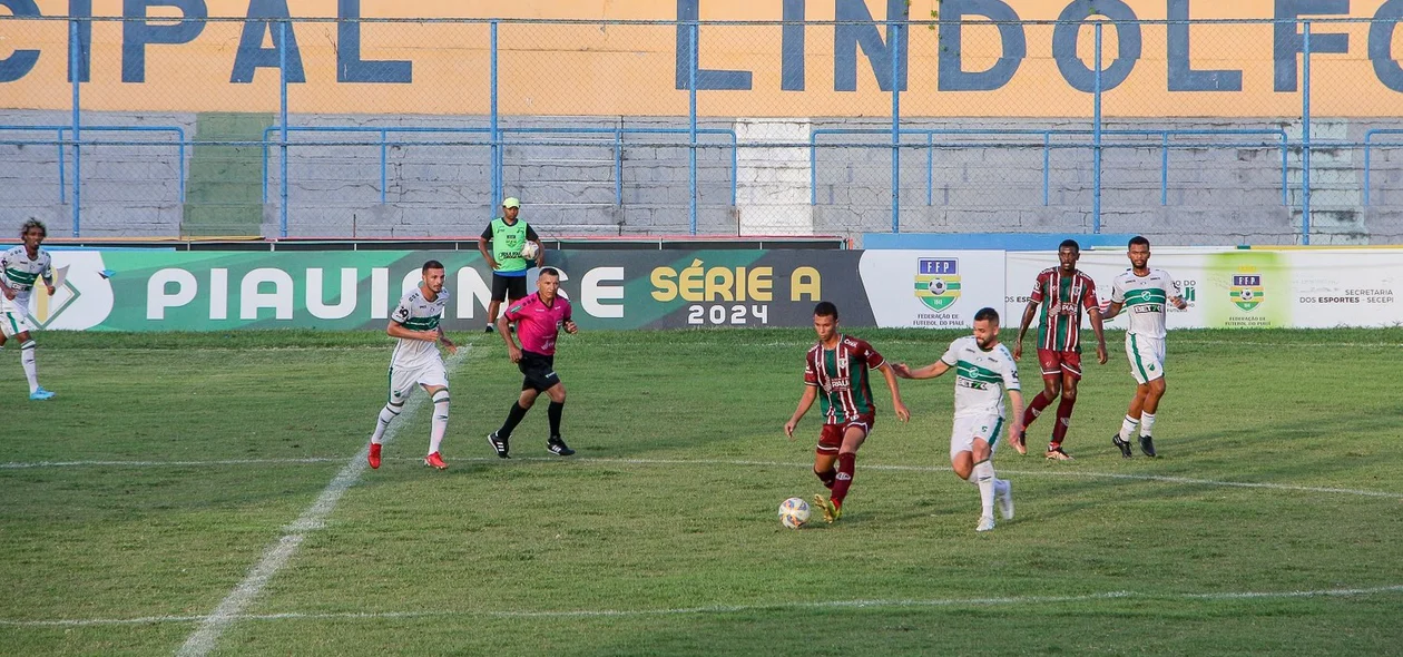As equipes entraram em campo pela segunda fase do Piauiense (Altos x Fluminense-PI)