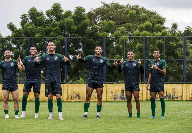 Atletas retornam para fazer treinamento focando no duelo contra o Fluminense-PI