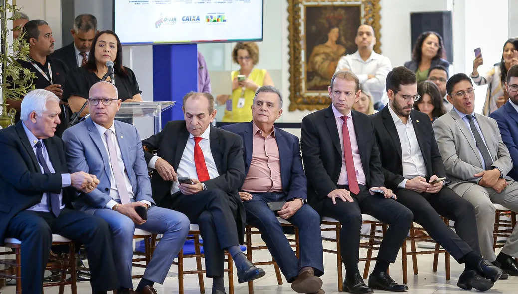 Autoridades no evento