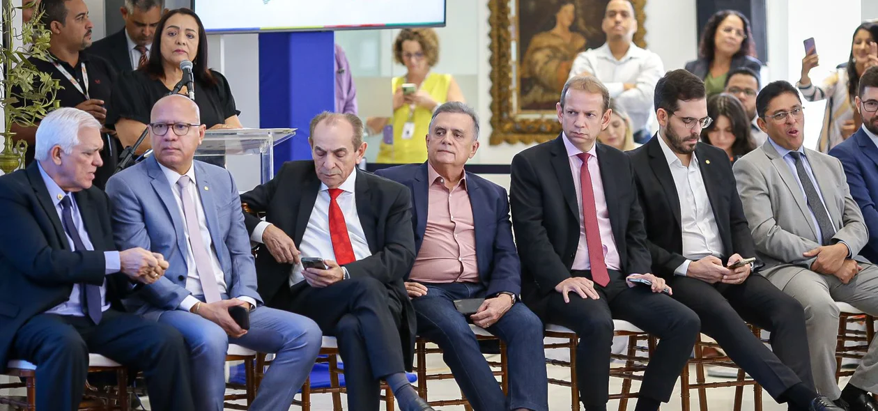 Autoridades no evento