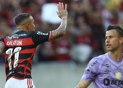 Cebolinha comemora gol em cima do Fluminense