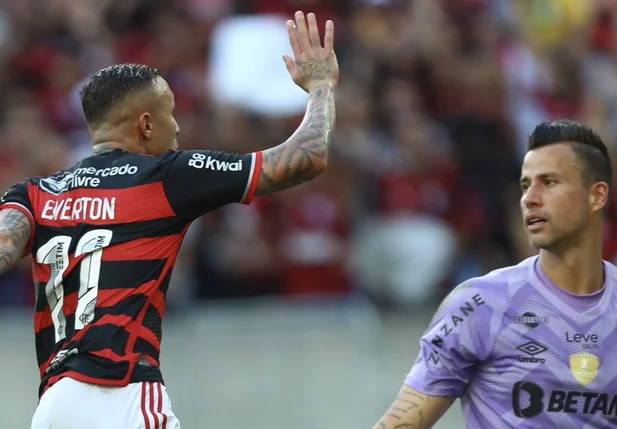 Cebolinha comemora gol em cima do Fluminense