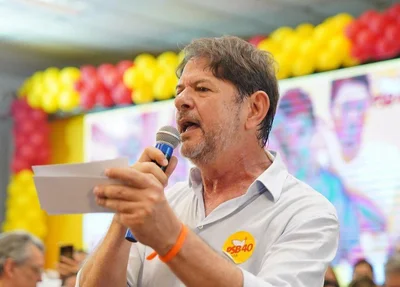Cid Gomes discursa ao se filiar ao PSB