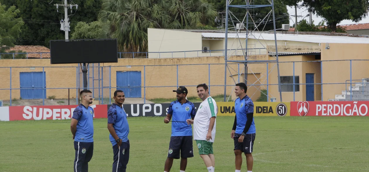 Comissão técnica do Altos