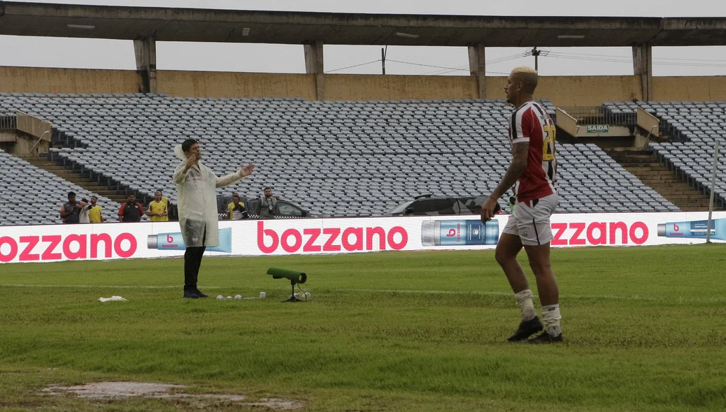 Crislan é substituído e é ovacionado pela torcida do River