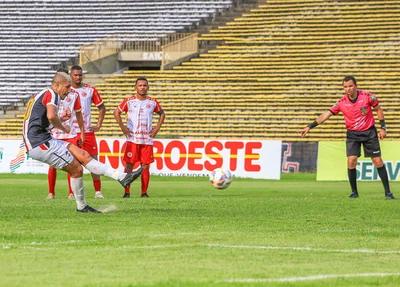 Crislan marca de pênalti em empate do River com o 4 de Julho
