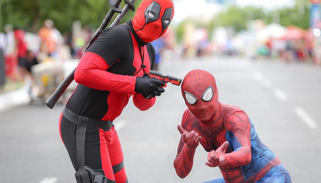 Deadpool e Homem Aranha