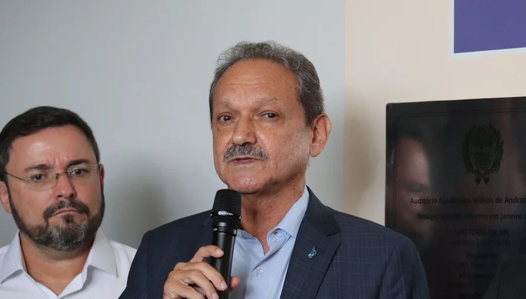 Deputado estadual Wilson Brandão durante discurso