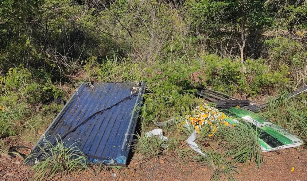 Destroços do carro funerário
