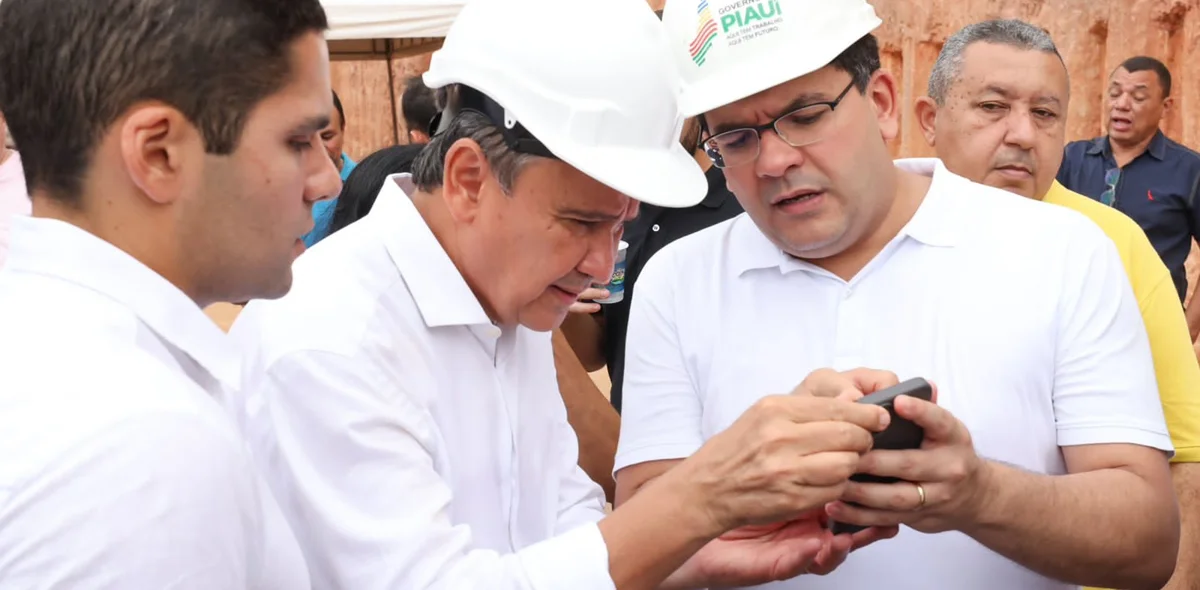 Diretor Geral do DER-PI, Leonardo Sobral junto no local das obras