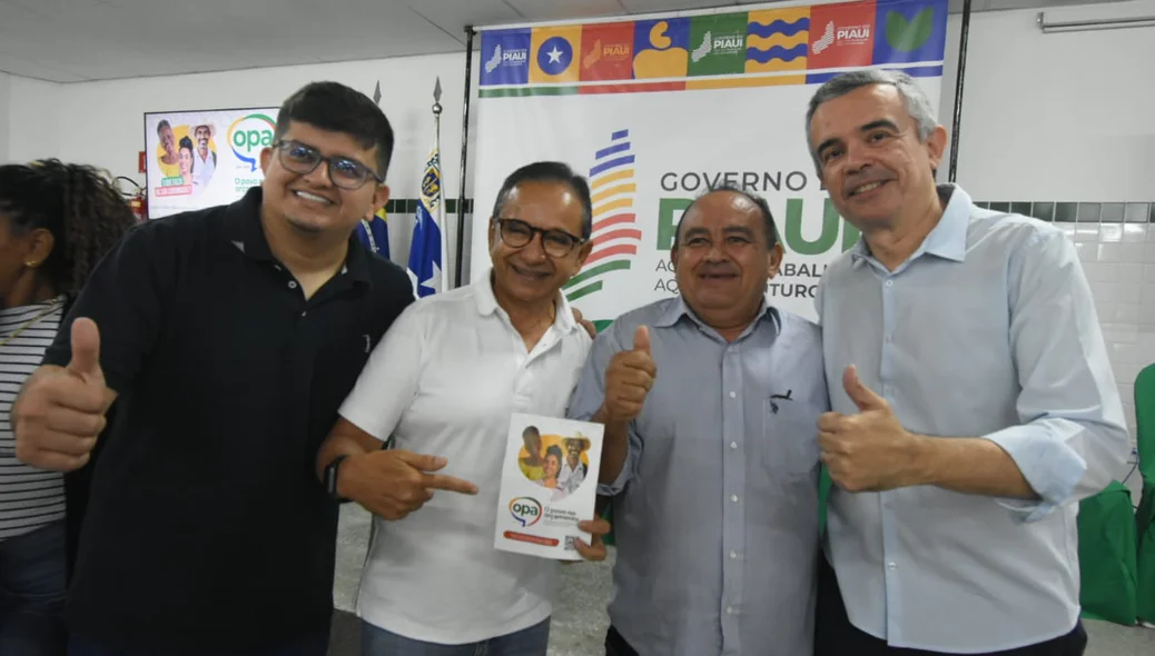 Dr. Hélio e o secretário Washington Bonfim em Parnaíba