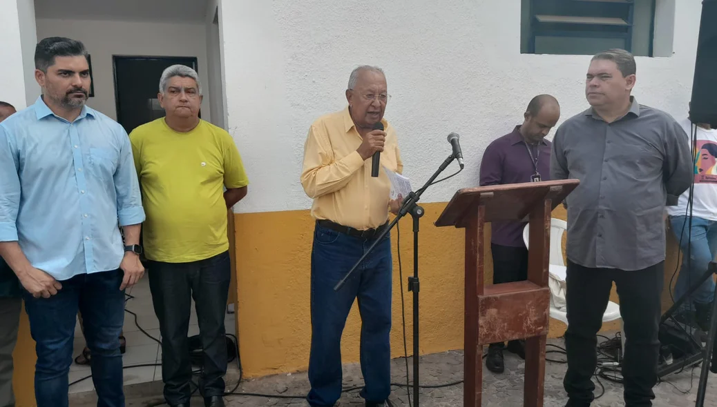 Dr. Pessoa entrega reforma do Mercado da Vermelha