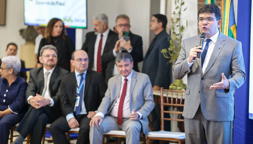 Em seu discurso, o governador agradeceu ao empenho de sua equipe e da Caixa