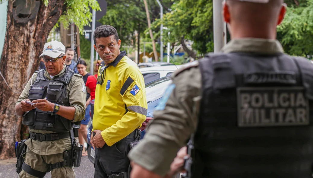 Equipes da Polícia Militar e da Strans