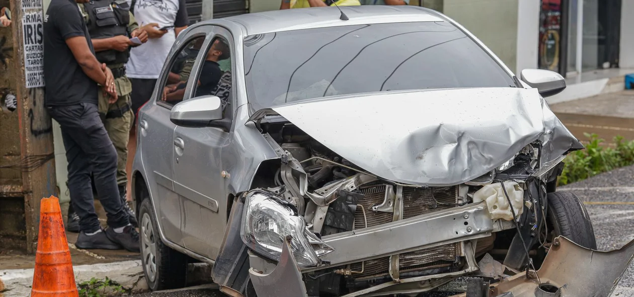 Etios após a colisão