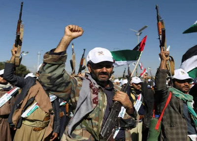 EUA e Reino Unido lançam novos ataques contra Houthis no Iêmen