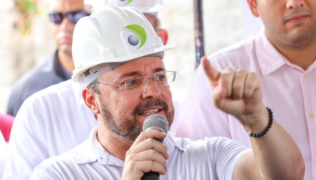 Fábio Novo durante discurso