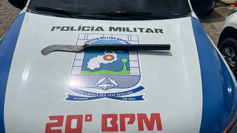 Foice apreendida pelos policiais do 20º Batalhão da Polícia Militar do Piauí