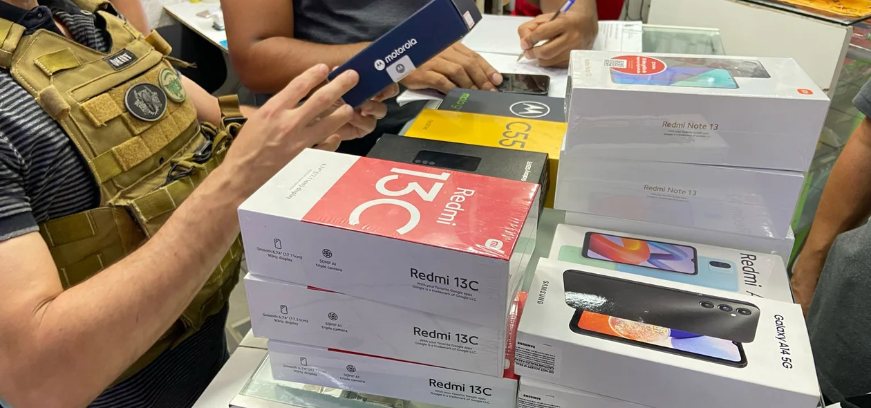 Foram cumpridos mandados de buscas