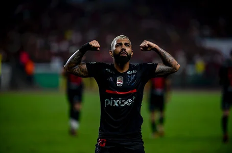 Gabigol encerra jejum e volta a marcar pelo Flamengo